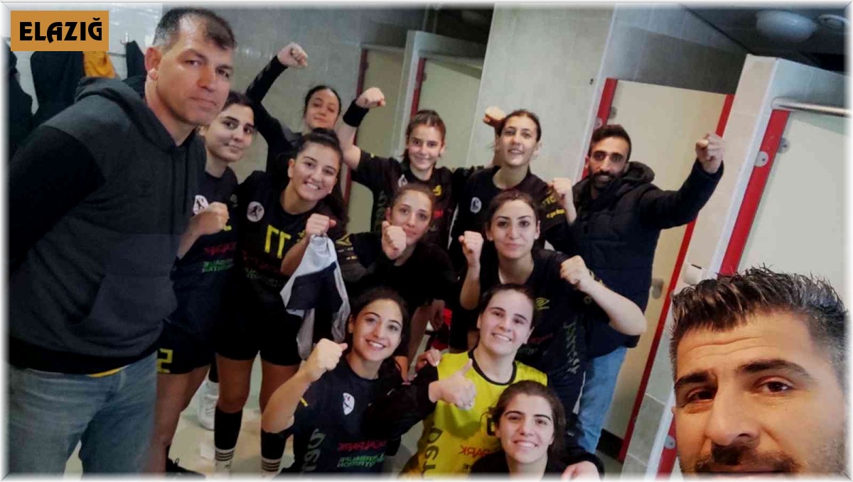 Kadınlar Hentbol 1. Ligi: Artvin 7 Mart: 20 - Elazığ SYSK: 21