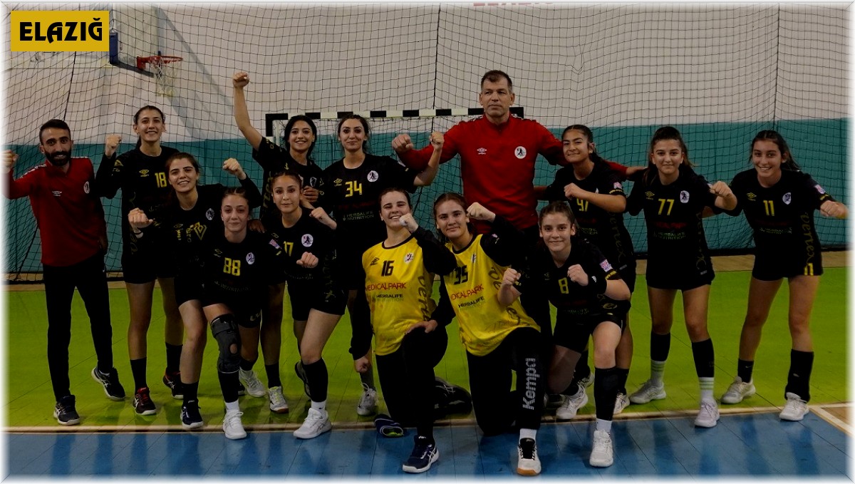 Kadınlar Hentbol 1. Ligi: Elazığ SYSK: 33 - Sivas Belediye: 34