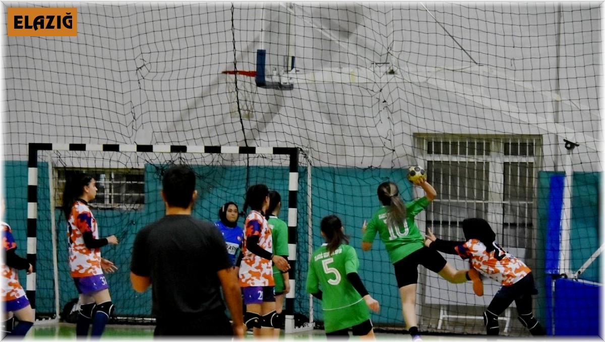 Kadınlar Hentbol 2. Ligi: Elazığ Gençlikspor: 46 - Güneşin Çocukları: 17