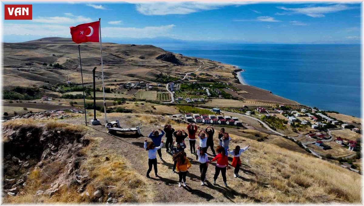 Kadınlar, sporu 2 bin 700 yıllık kalenin zirvesine taşıdı