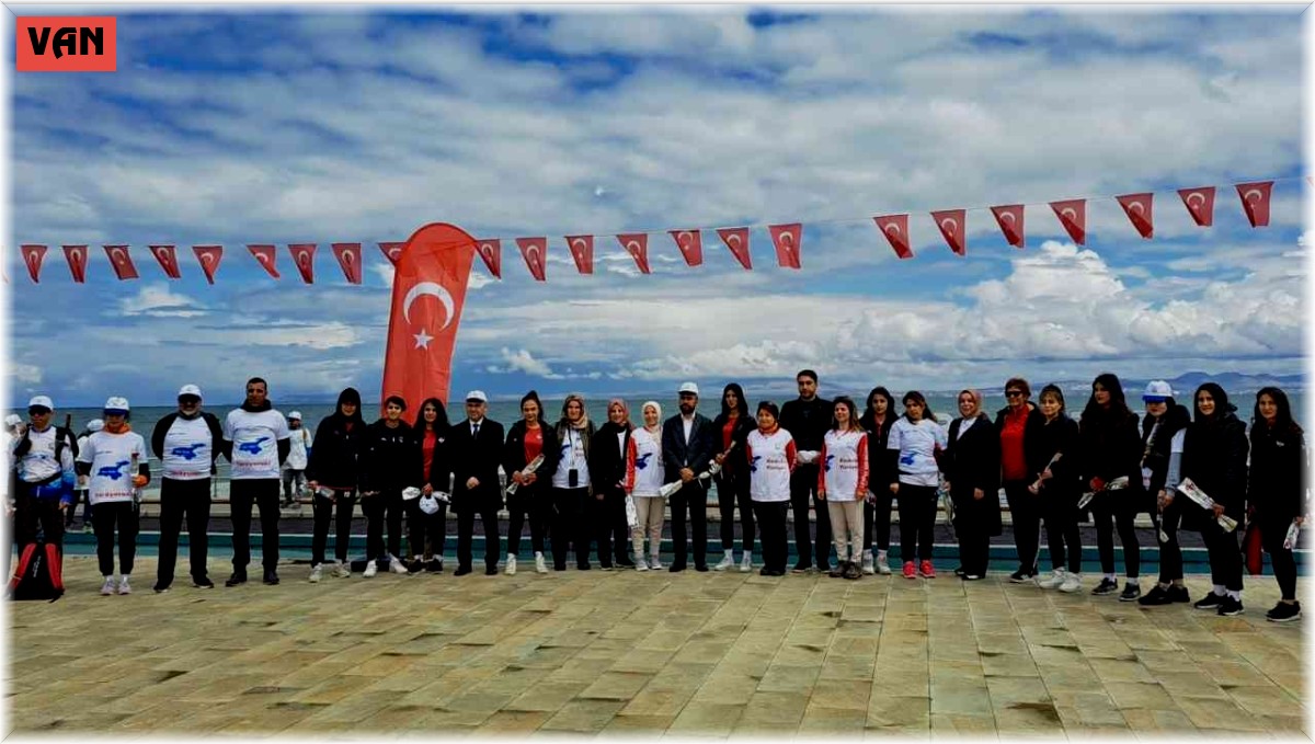 Kadınlar Van Gölü için yürüdü
