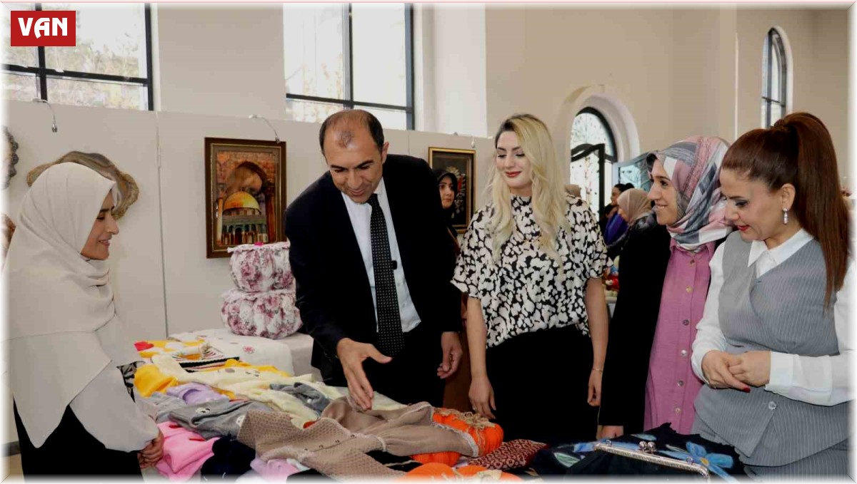 Kadınların el emeği göz nuru ürünleri sergilendi