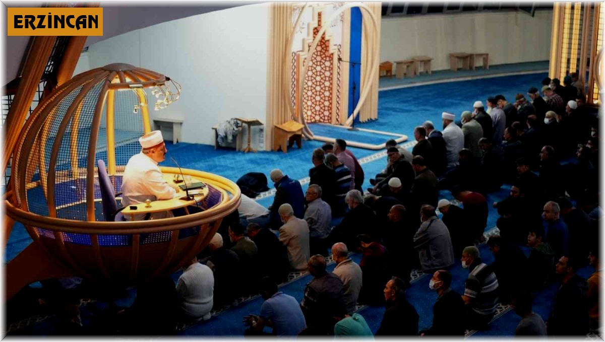 Kadir Gecesinde Terzibaba Cami dolup taştı