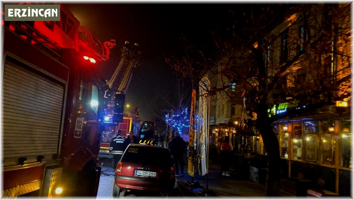 Kafenin bacasında çıkan yangın büyümeden söndürüldü