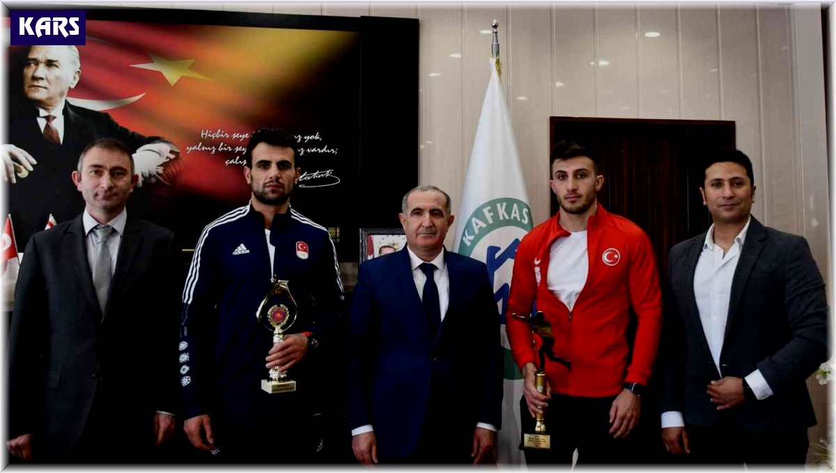 Kafkas Üniversitesi öğrencileri Türkiye Şampiyonu oldu