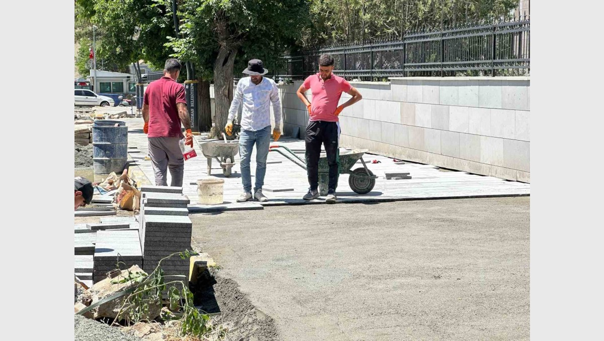 Kağızman Belediyesi yaz sezonu çalışmalarına başladı