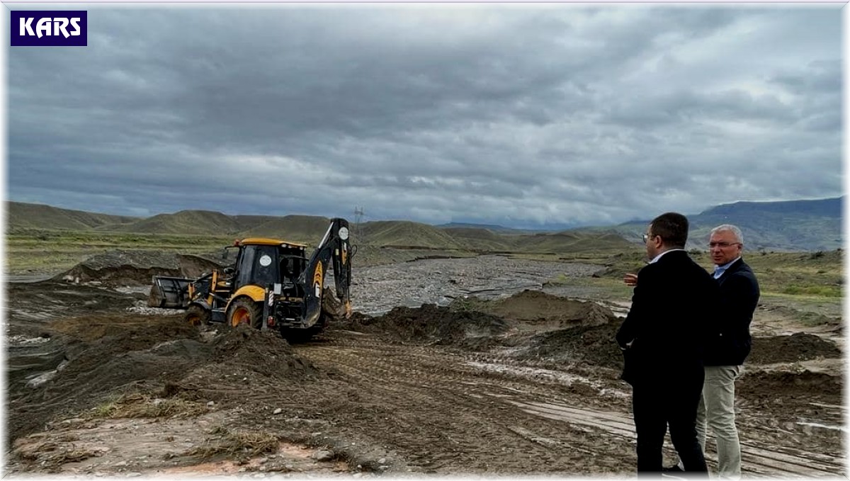 Kağızman'da hasar gören köprü ve menfezler onarılıyor
