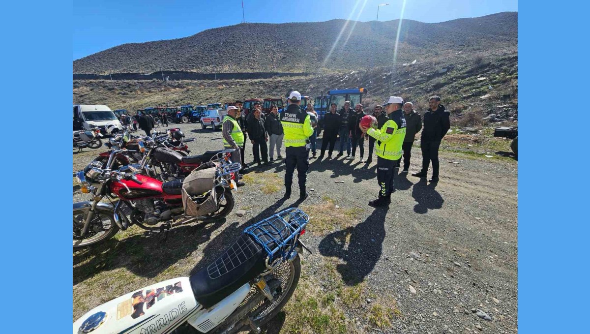 Kağızman'da motosiklet sürücüleri bilgilendirildi