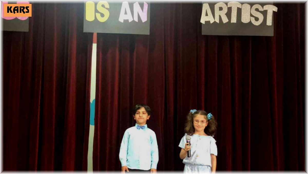 Kağızman'da öğrencilerin ingilizce tiyatrosu ilgiyle izlendi