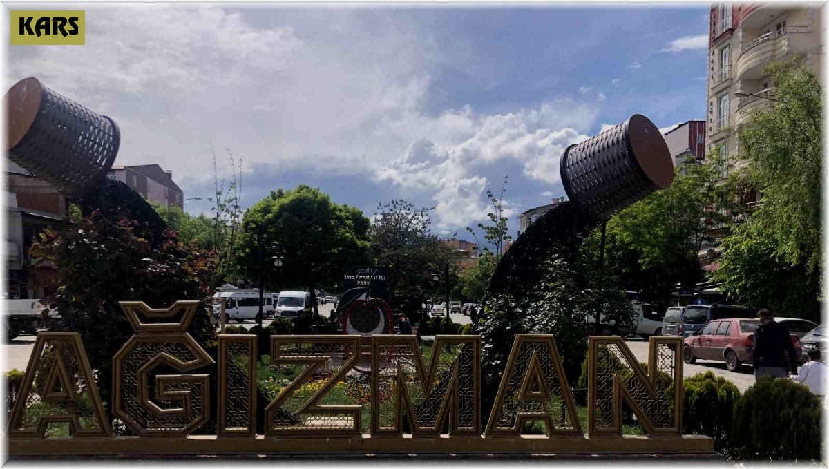 Kağızman'da park ve bahçelerin temizliği dikkat çekiyor