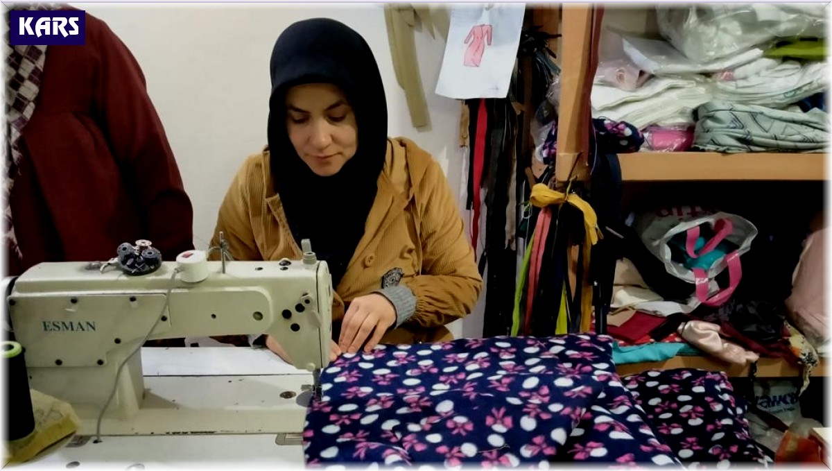 Kağızmanlı kadınlar depremzedelere pijama dikiyor