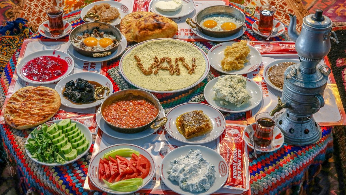 'Kahvaltının başkenti' Van'da 'Dünya Kahvaltı Günü' hazırlığı