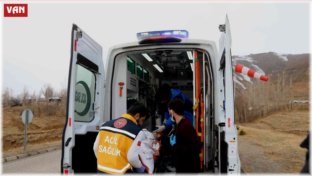Kalbi duran öğrenci ambulans helikopterle Van'a sevk edildi