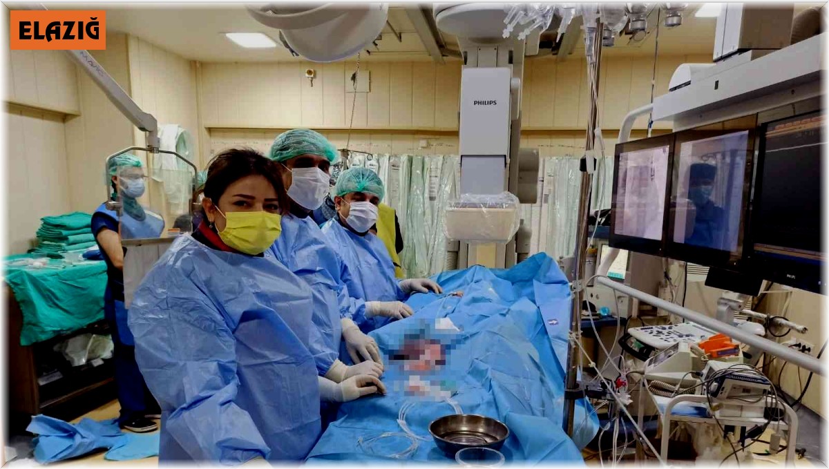 Kalbinde delik bulunan 2 çocuk katater anjiyografi ile sağlığına kavuştu