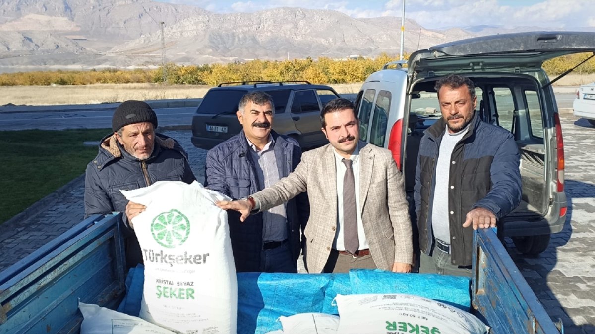 Kale'de arıcılara 7,5 ton toz şeker dağıtıldı