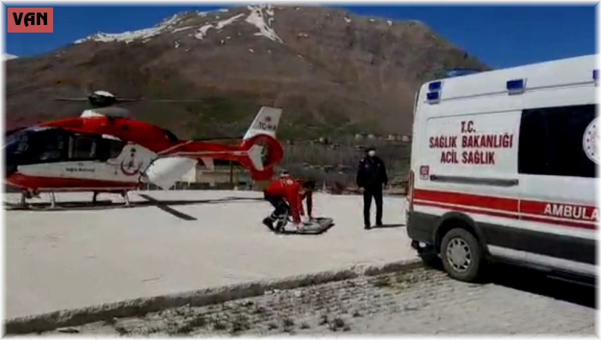Kalp hastası vatandaş ambulans helikopterle hastaneye kaldırıldı