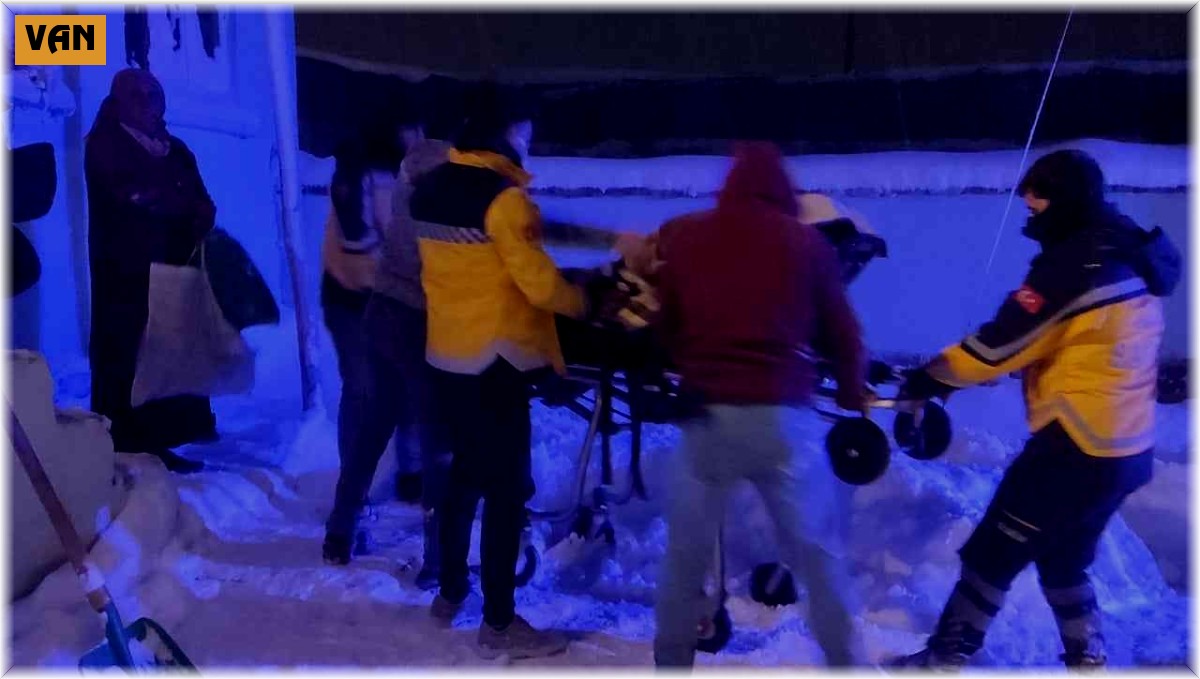 Kalp krizi geçiren hasta yoğun tipiye rağmen hastaneye kaldırıldı