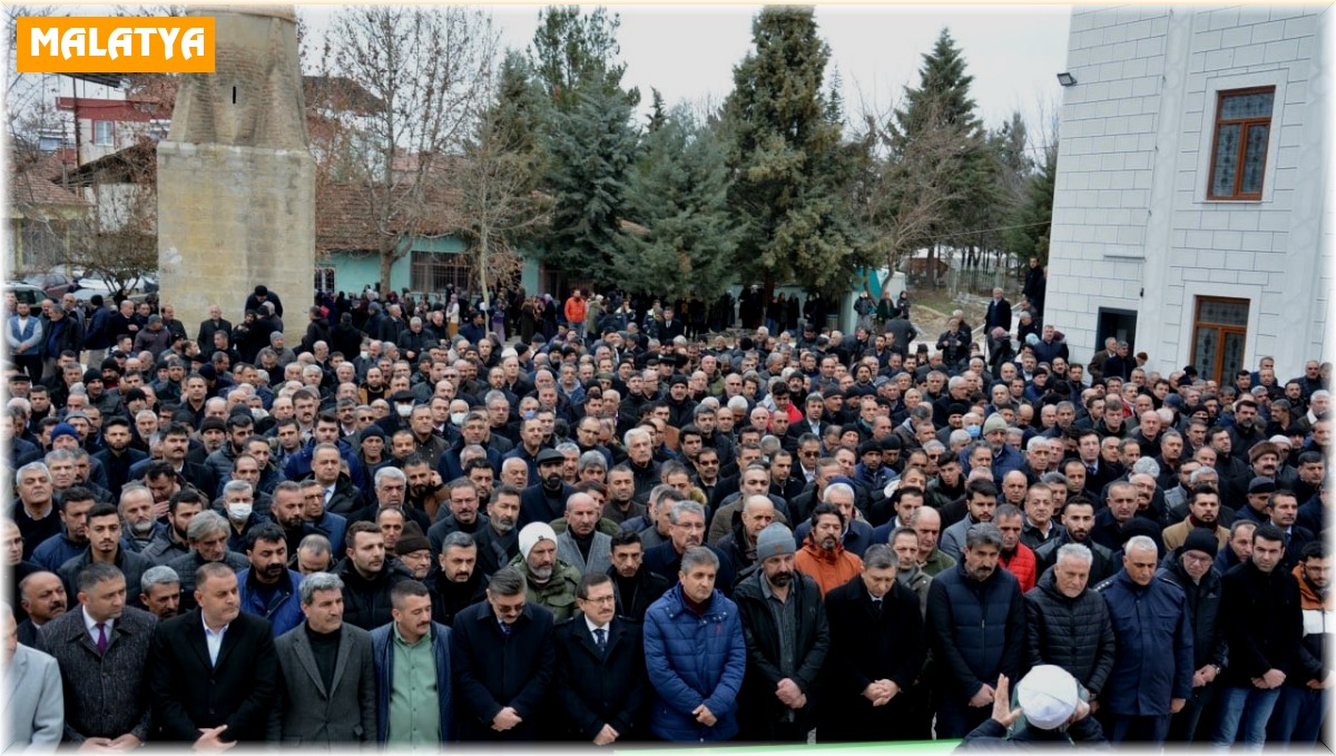 Kalp krizi geçiren Öğretmenevi Müdürü Bilim, dualarla son yolculuğuna uğurlandı