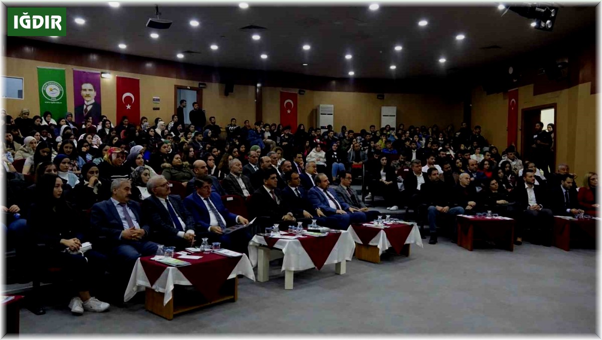 Kamu Başdenetçisi Av. Şeref Malkoç, öğrenciler ile bir araya geldi