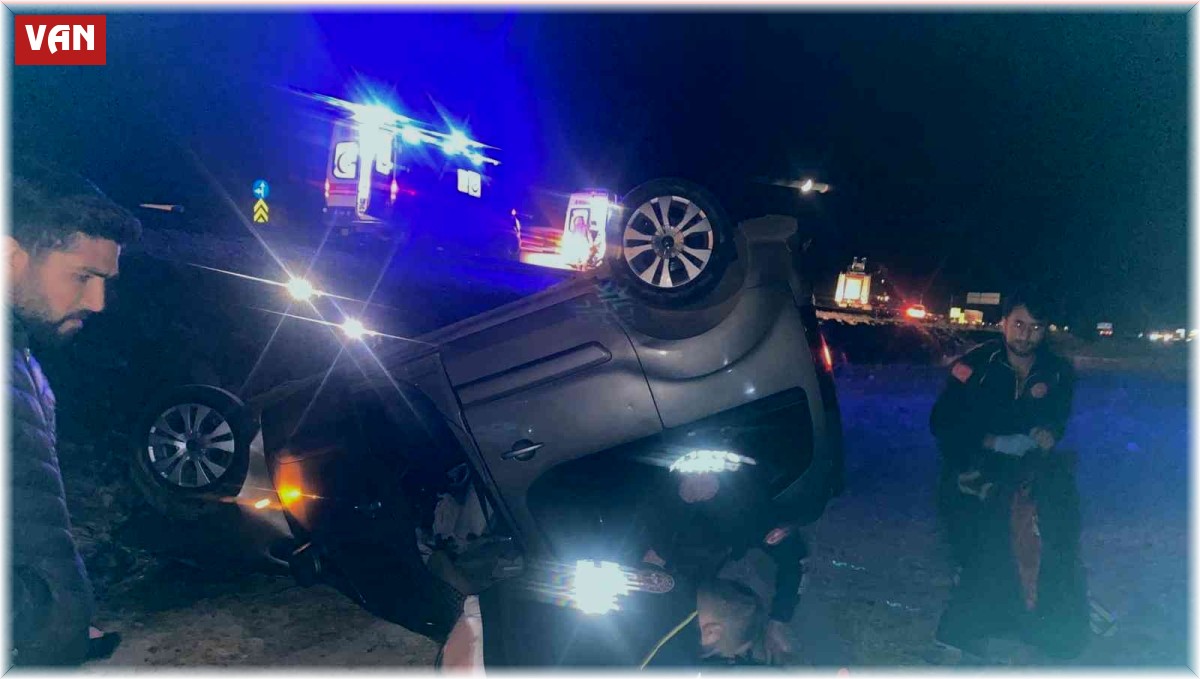 Kamyonet takla attı: 2 yaralı