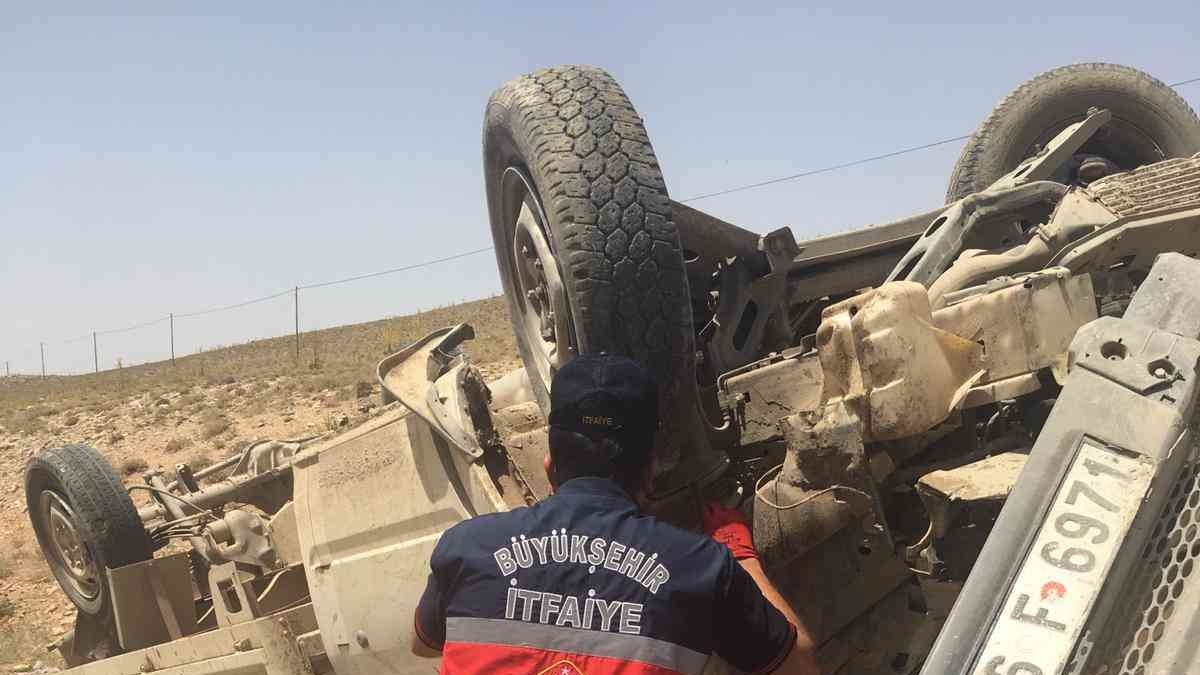 Kamyonet takla attı: 3 yaralı