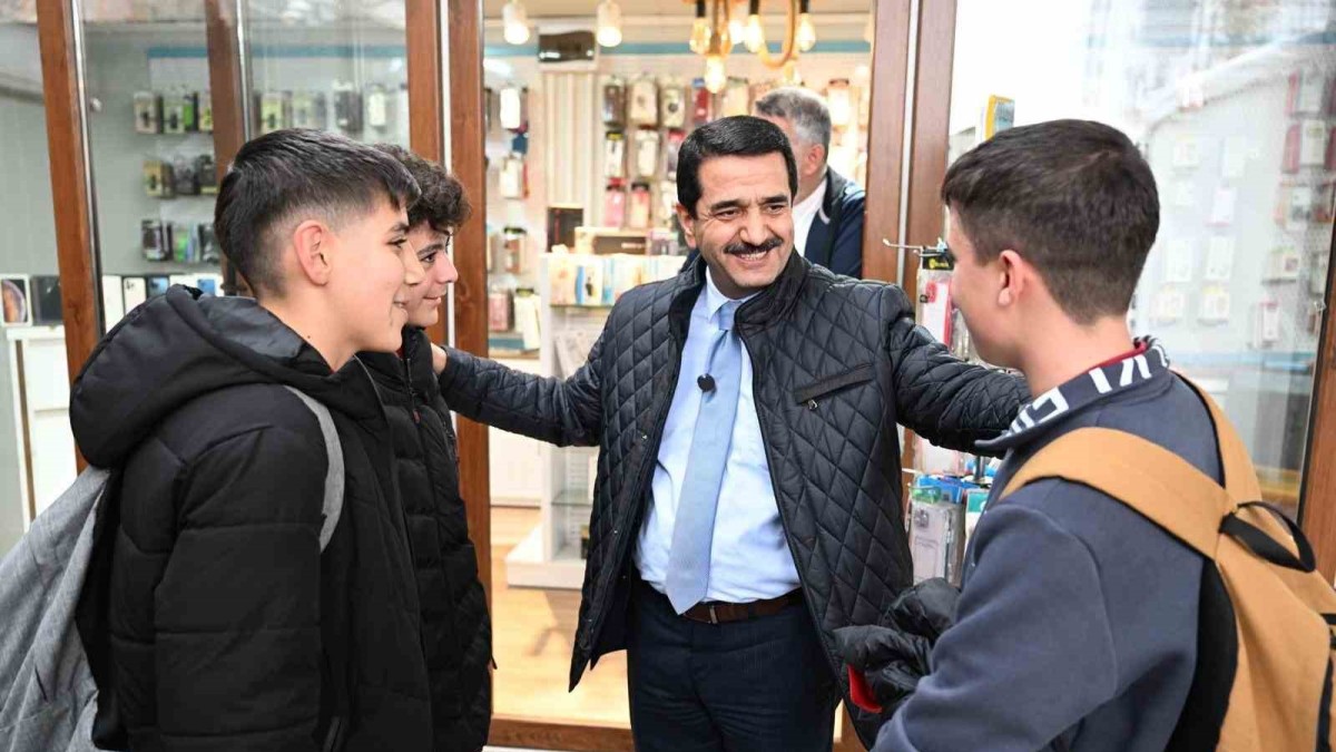 Kanalboyu'nda geçici çarşıya kalıcı çözümler