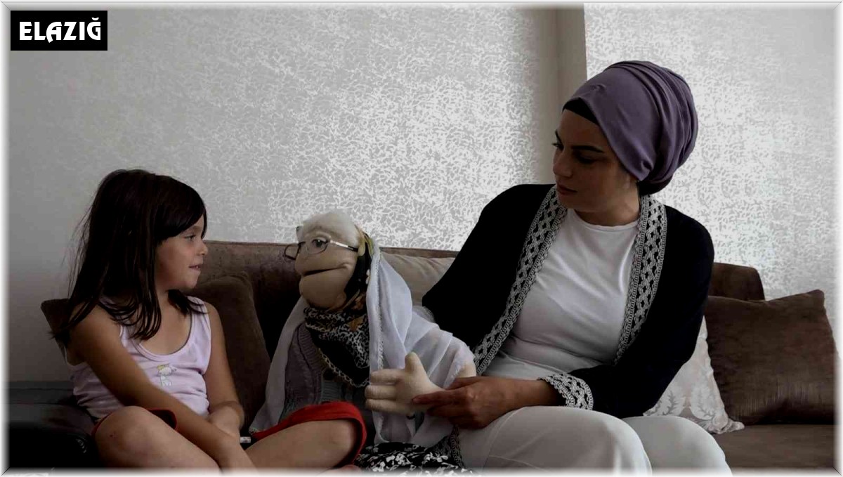 Kaniye öğretmen 'kuklaların sesi' oldu