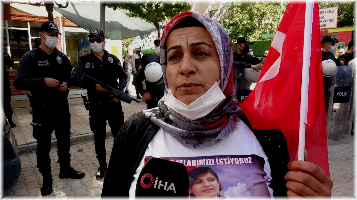 Kanser hastası Vanlı anne, PKK'nın kaçırdığı evladı için tedavisini aksattı