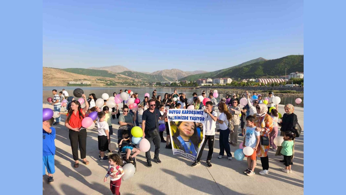 Kansere yenik düşen Duygu için gökyüzüne balonlar bırakıldı