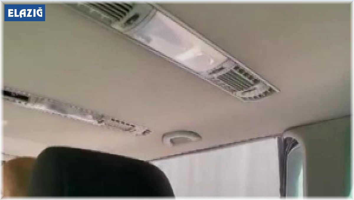 Kapısı açık toplu taşıma aracında tehlikeli yolculuk