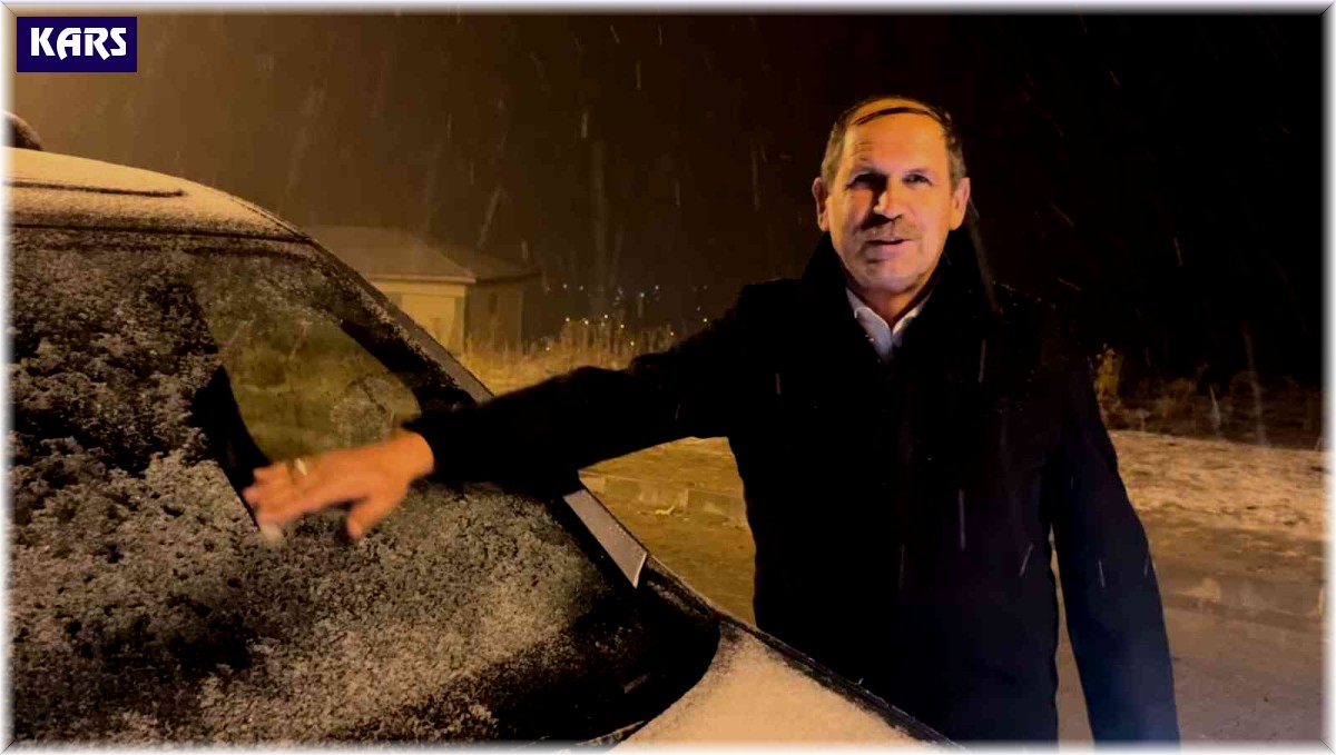Kar bir anda bastırdı! Sarıkamış'ta kar etkili oluyor