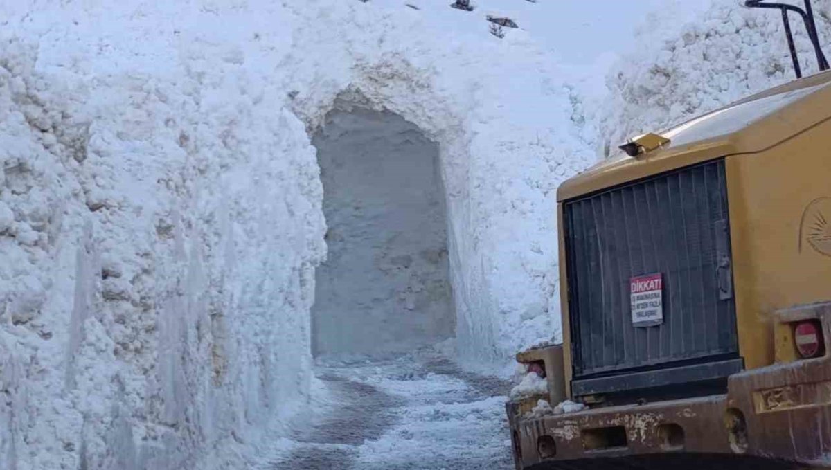Kar esareti tünelle aşılıyor: Dikmetaş mezrasında yaşam koridoru