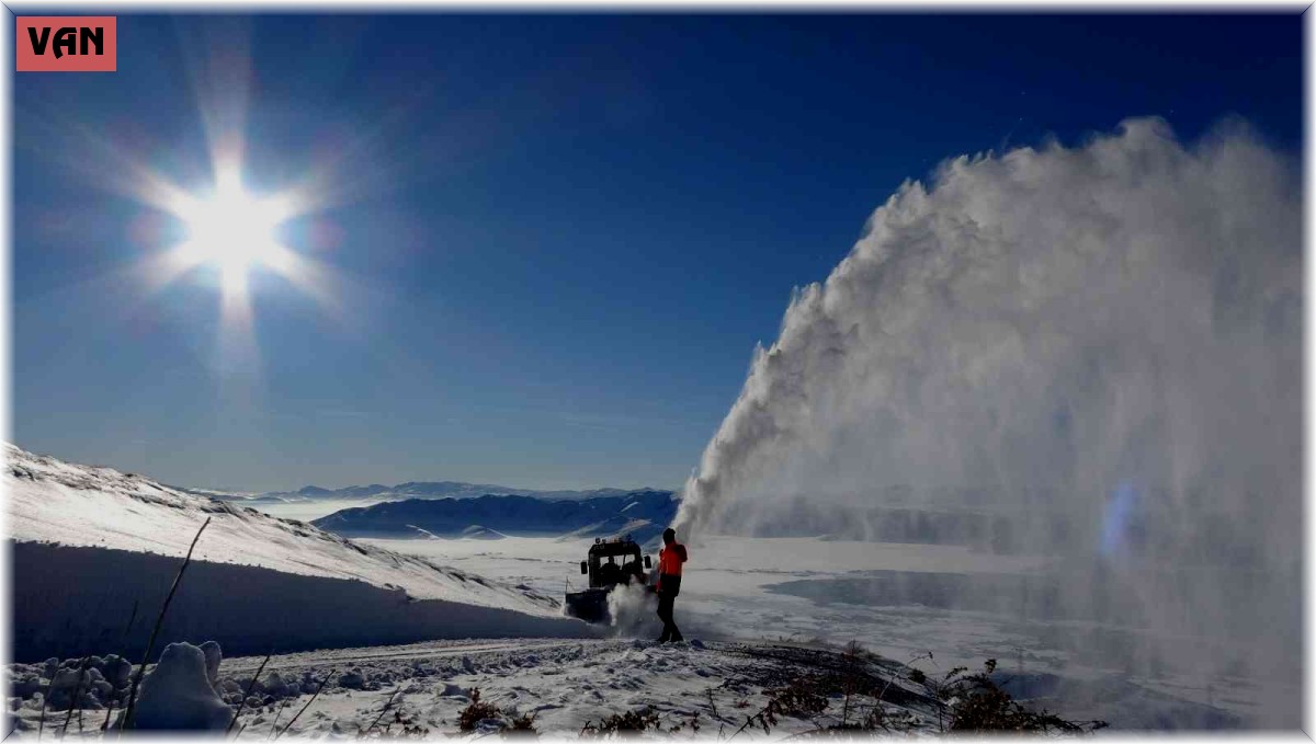 Kar püskürtme çalışmaları kartpostallık görüntüler oluşturdu