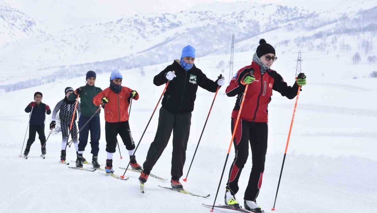 Kar ve ayaz altında şampiyonluk mesaisi