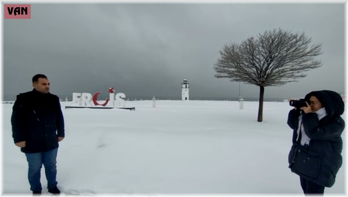 Kar yağışı en çok fotoğrafçıları sevindirdi