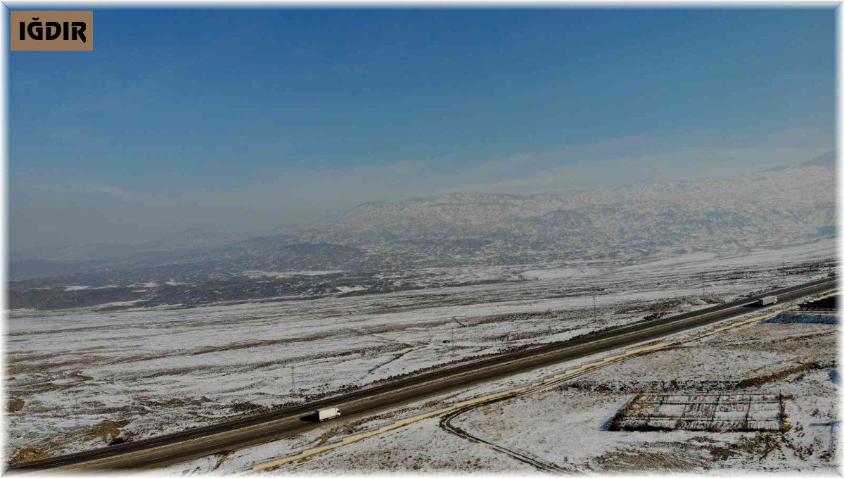 Kar yağışı sonrası kapanan 15 köy yolu ulaşıma açıldı