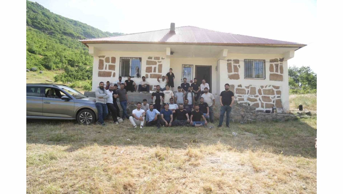 Karabeyli gençler geleneksel piknikte buluştu