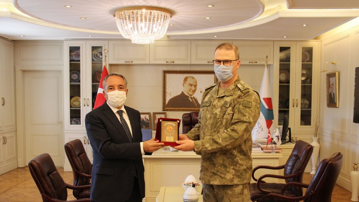 Karabulut’tan dikkat çeken AİÇÜ mesajı: Üniversite, Ağrı’nın uluslararası bilinirliğine katkı sağlıyor