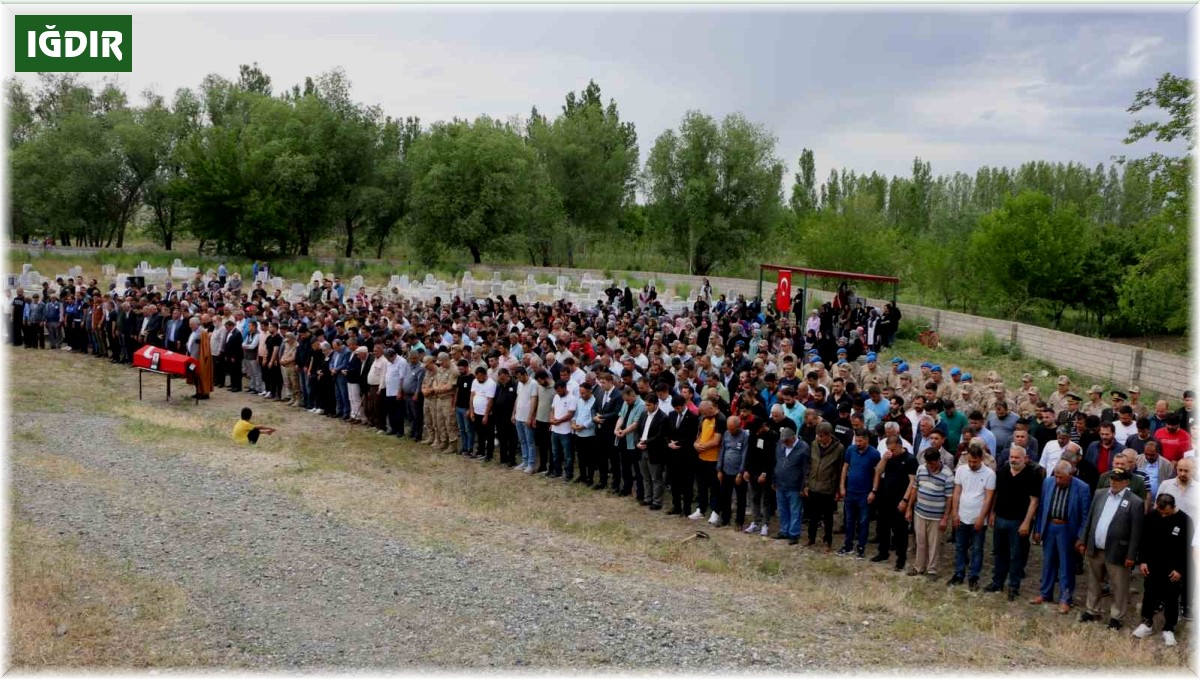 Karaciğer hastalığına yenik düşen Uzman Çavuş son yolculuğuna uğurlandı