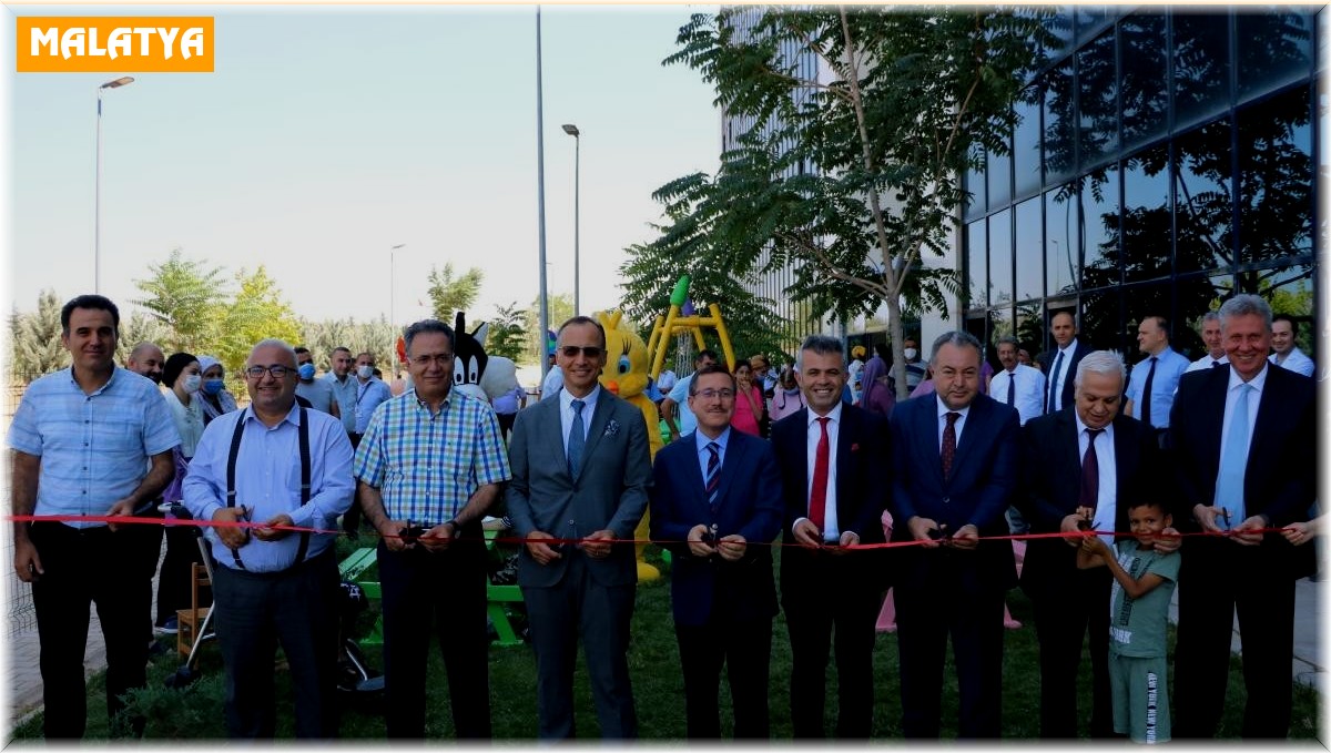 Karaciğer Nakli Enstitüsüne toplantı salonu ve oyun parkı