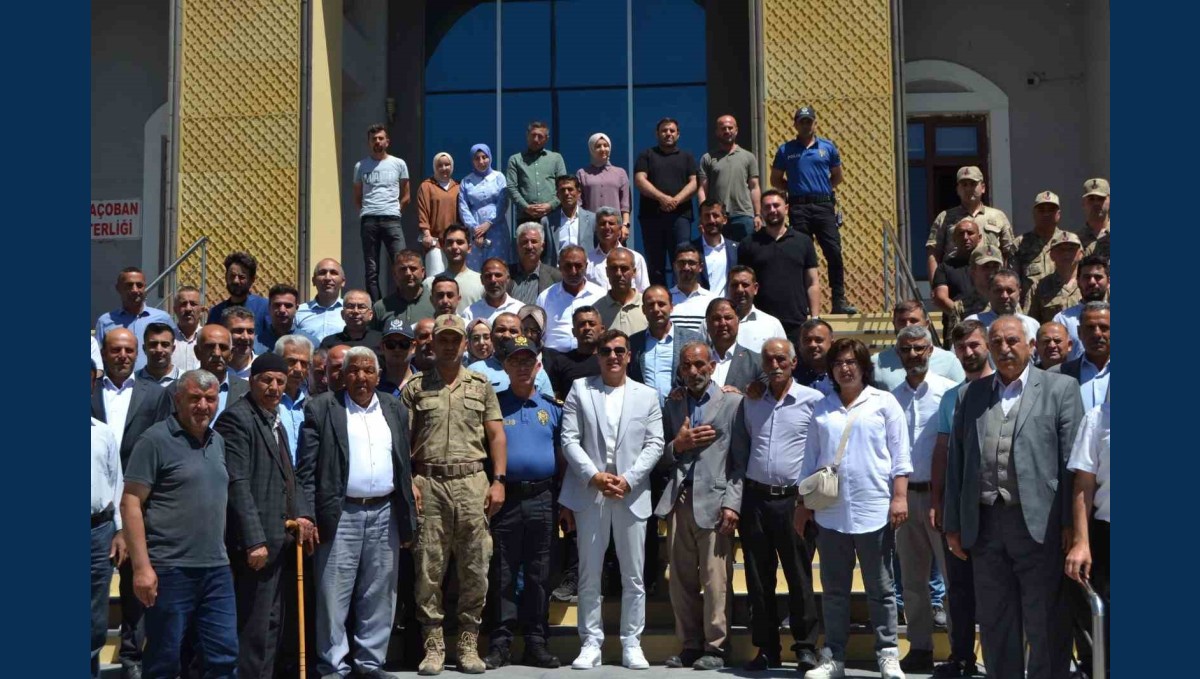 Karaçoban da Kaymakam ve İlçe Jandarma komutanına anlamlı uğurlama