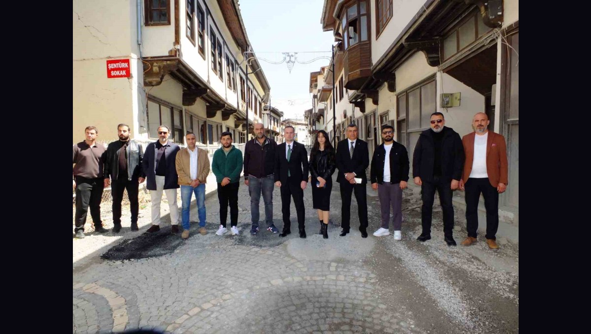 Karademir: "Yeşilyurt'un kalbi olan bu bölge 25 aydır çözümsüzlüğe terk edildi"