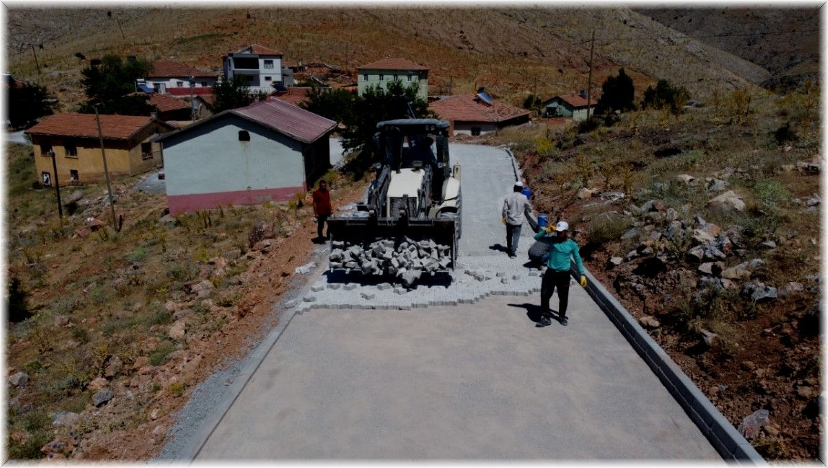 Karagöz Mahallesi'ndeki meydan çalışmaları tamamlandı