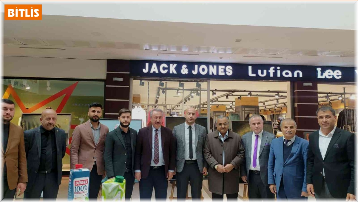 Karakalem ve yağlı boya ustası din görevlisinden resim sergisi