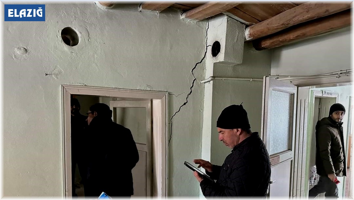 Karakoçan'da hasarlı binalar kontrol ediliyor