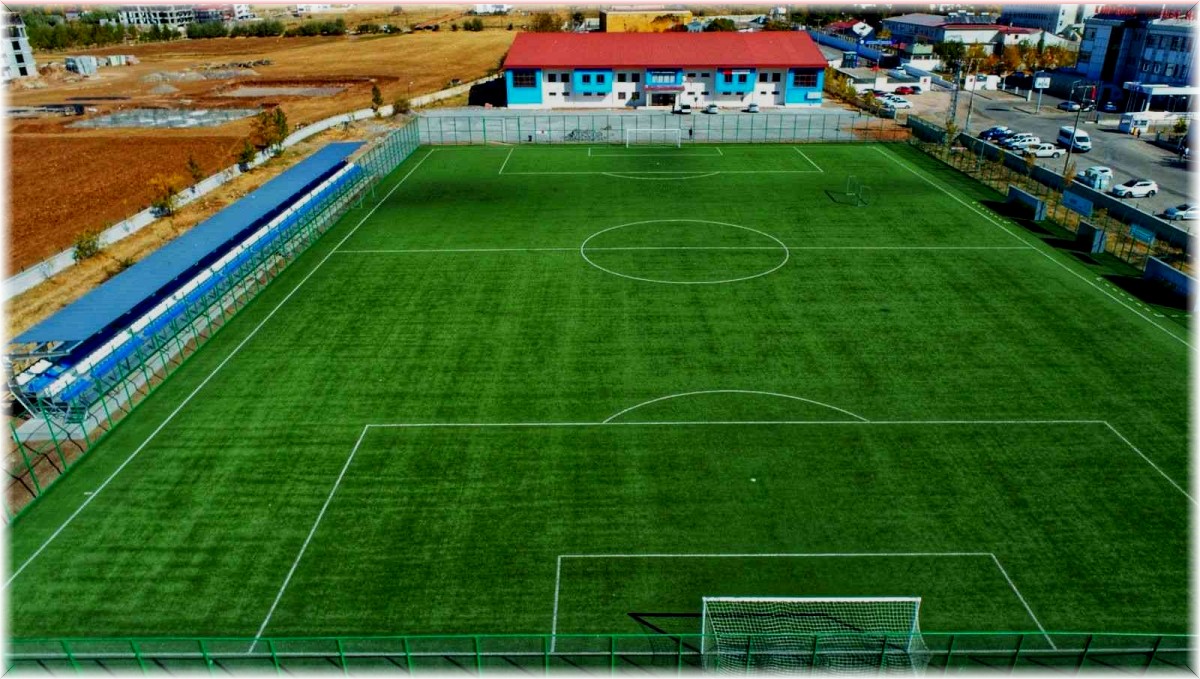 Karakoçan'da spor tesisleri yenilendi