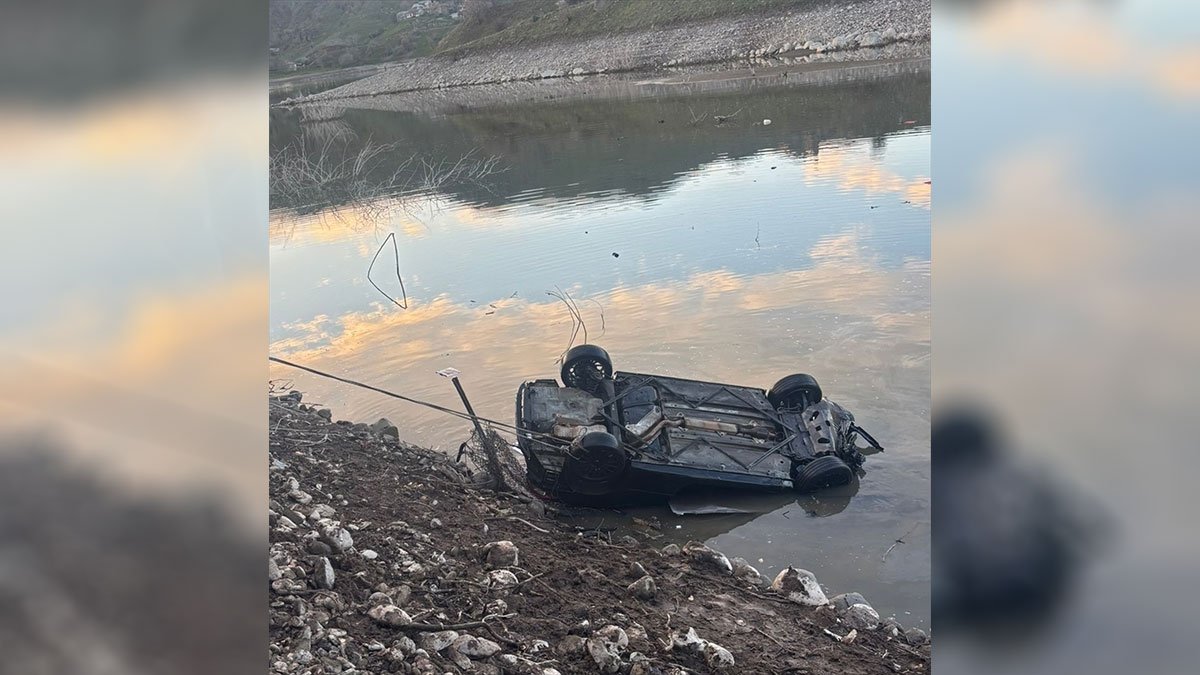 Karakoçan’da Pembelik baraj gölüne düşen otomobilin sürücüsü kendi imkanlarıyla kurtuldu