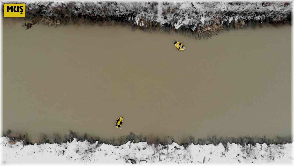 Karasu Nehri'nde kaybolan Yağmur için Murat Nehri'nde de çalışma başlatıldı