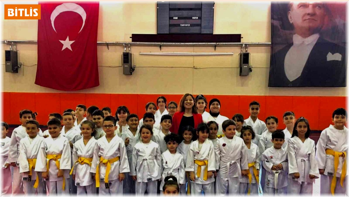Karate 'Kuşak terfi' sınavı Bitlis'te yapıldı