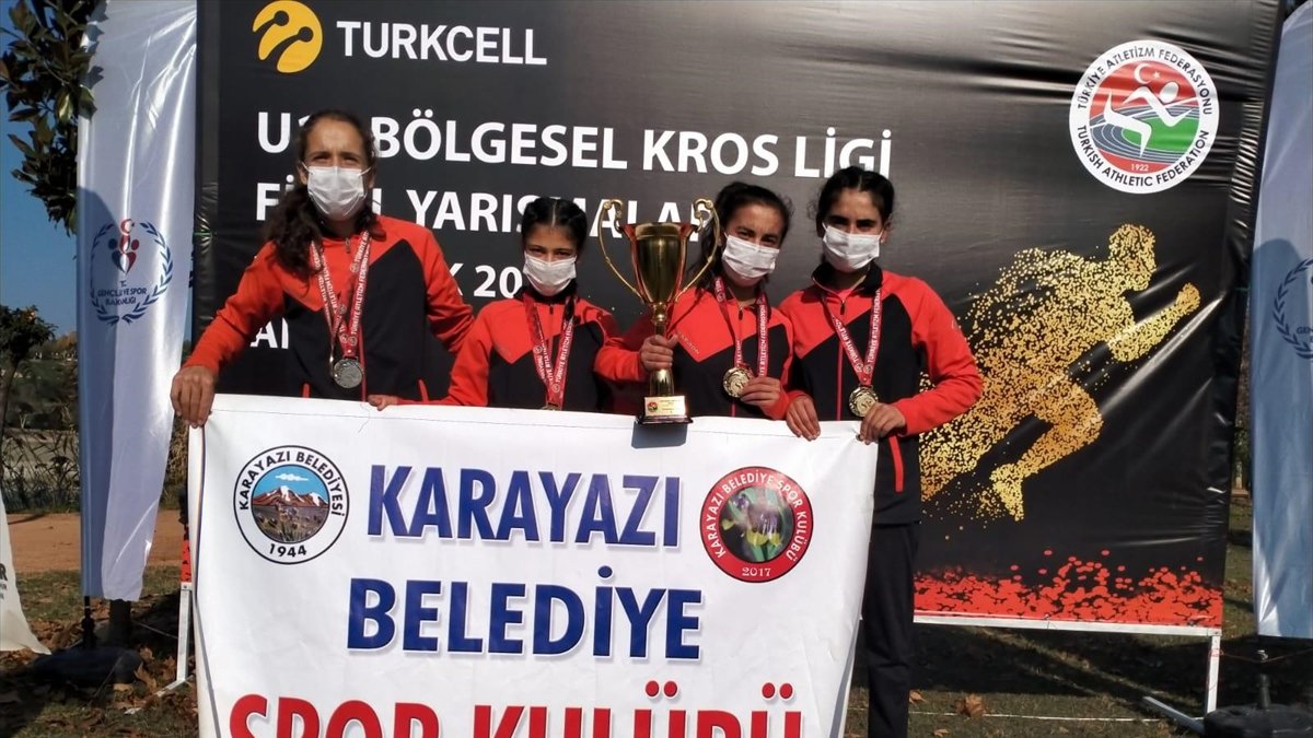 Karayazılı gençlerin atletizm başarası